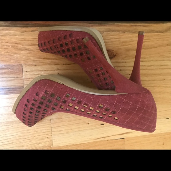 Luxury Rebel Sakura Pump - Picture 6 of 6